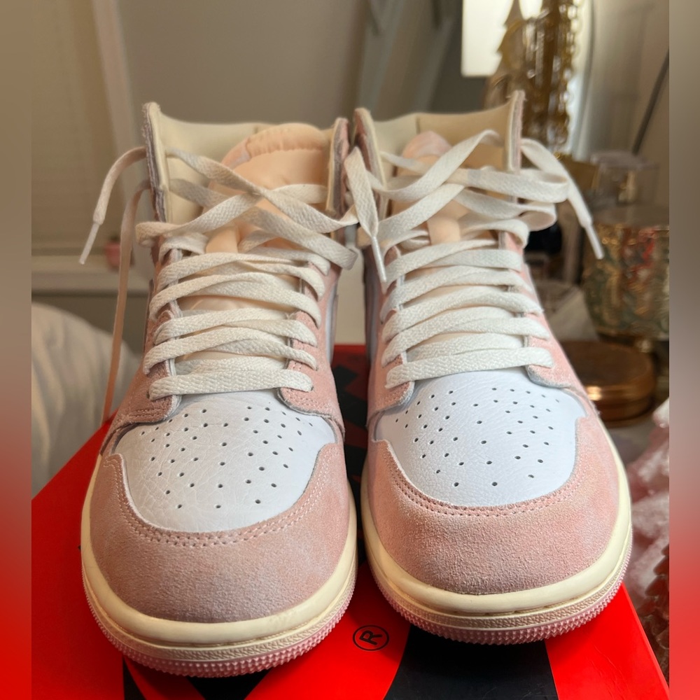 Air Jordan 1 Retro High OG - Picture 9 of 11